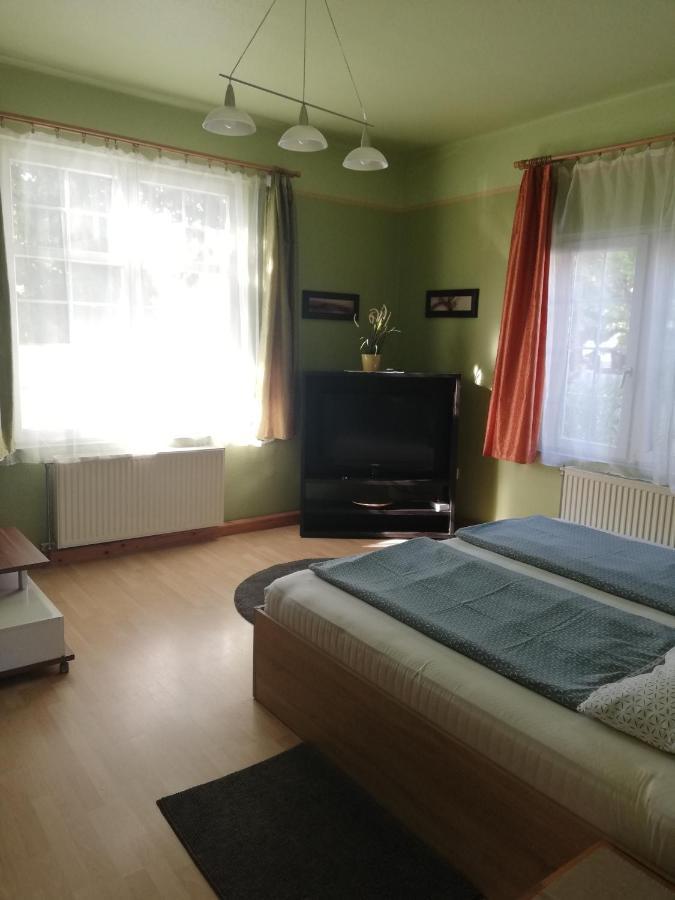 Kornel Apartman Siofok Ngoại thất bức ảnh