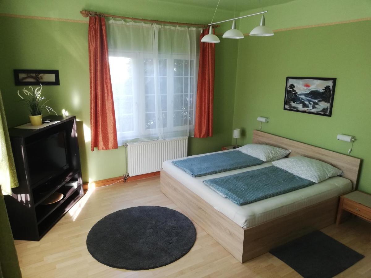 Kornel Apartman Siofok Ngoại thất bức ảnh